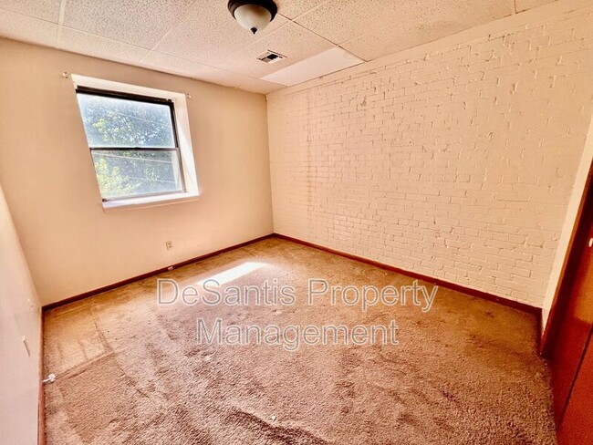 Building Photo - 4200 Arnold Ave