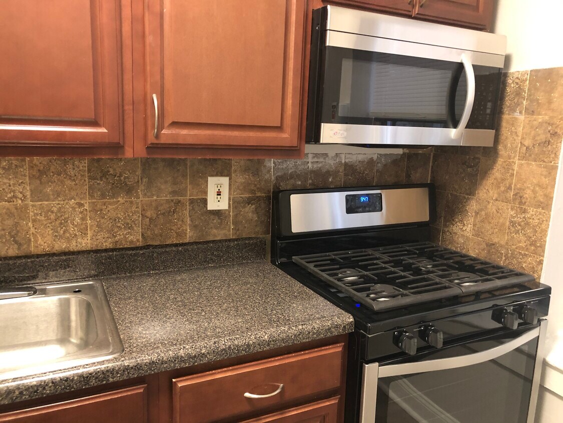 Foto principal - 5105 Hudson Ave