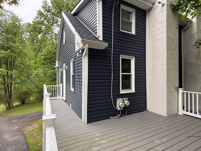 Foto del edificio - Single Family in Aston, PA