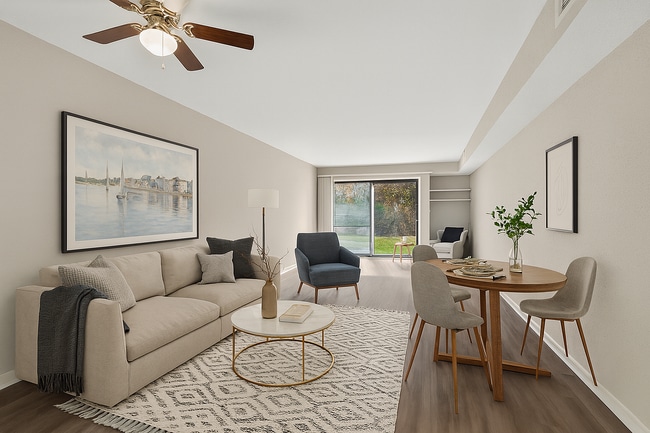 Building Photo - Pembroke Lake Apartments