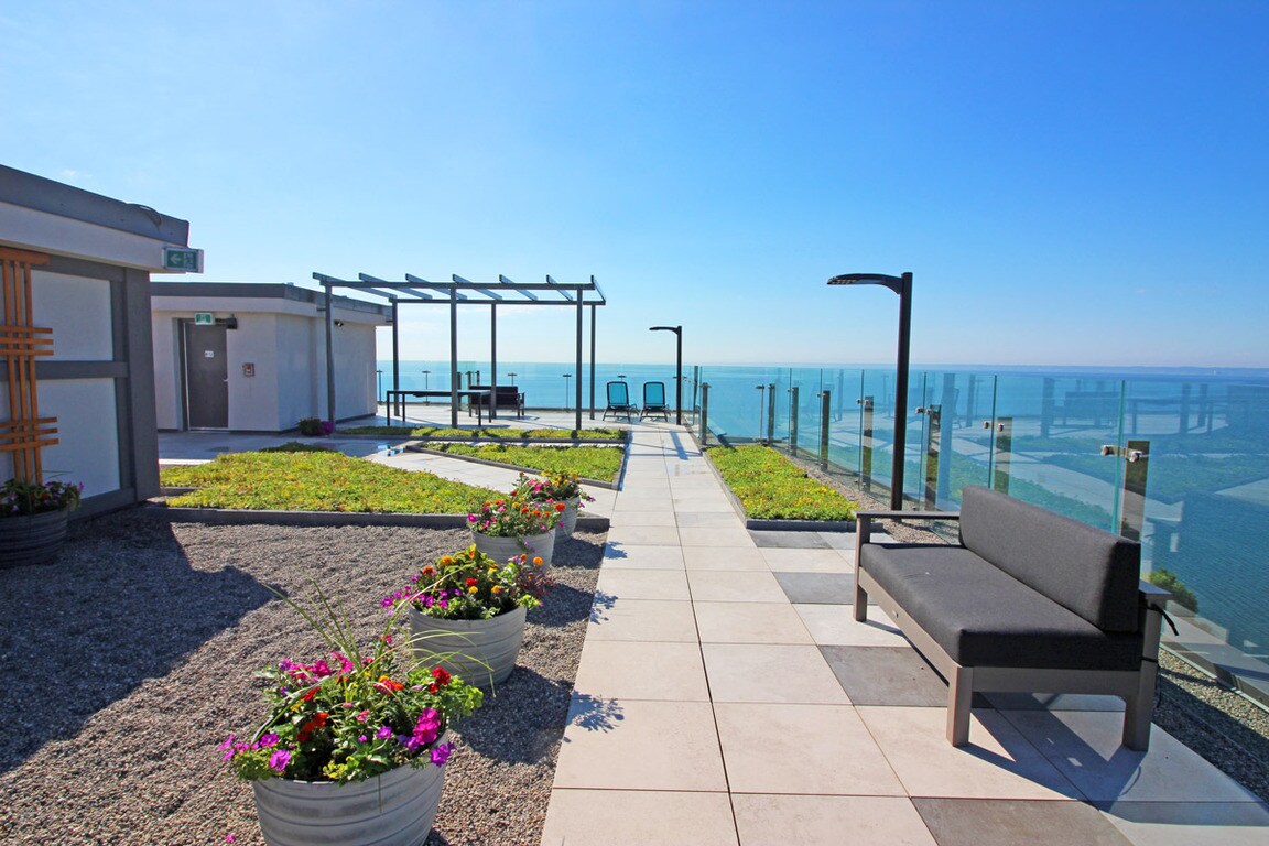 5220 Lakeshore Apartments 5220 Lakeshore Rd Burlington, ON