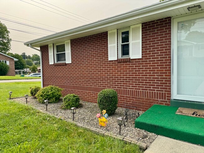 Patio delantero - 33 Millbrook Rd