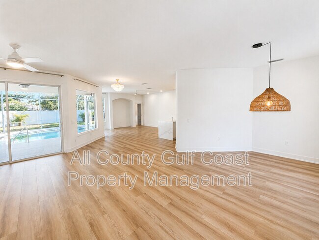 Foto del edificio - 11318 Pine Lilly Pl