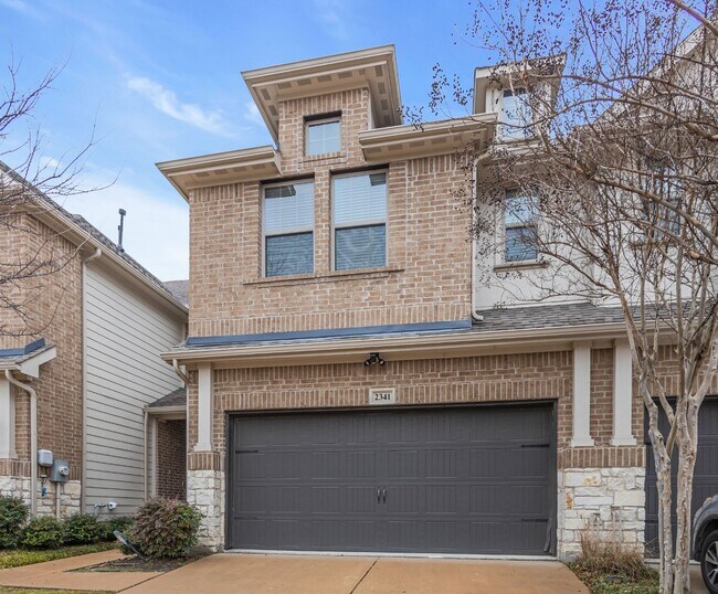 Foto del edificio - Beautiful Plano Townhome for Lease