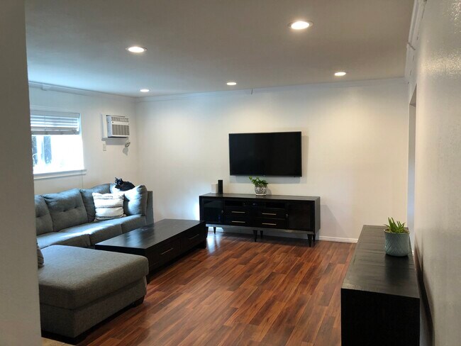 Building Photo - 7968 Mission Center Ct