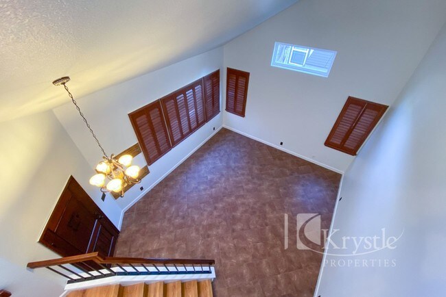 Building Photo - Cute Home in Glen Cove
