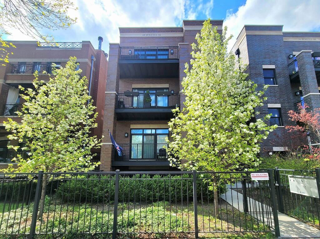 Primary Photo - 4324 N Ashland Ave