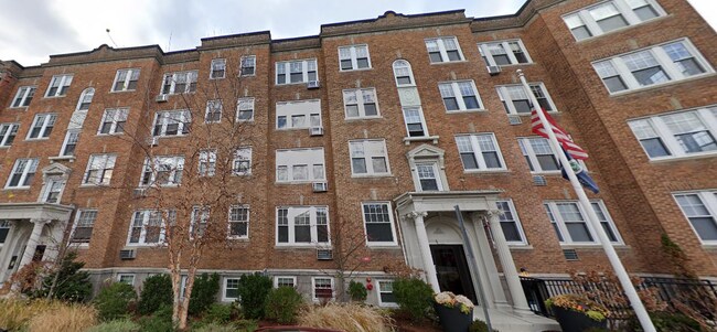 Building Photo - 1 Langdon Sq