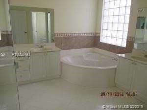 Foto del edificio - 7913 Springvale Dr