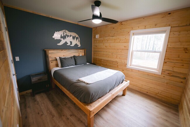 Foto del edificio - 48561 Rustic Ave