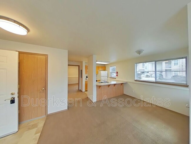 Foto del edificio - 2950 NW Tyler Ave