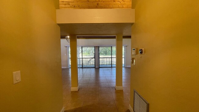 Foto del edificio - Beautiful 1-bedroom, 1-bath condo in the s...