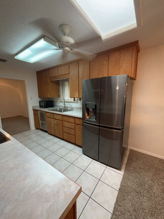 Foto del edificio - 8908 Democracy Rd NE