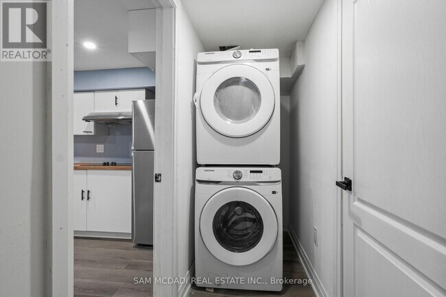 Photo du bâtiment - 1527 Chiddingstone Cir