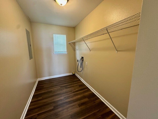 Foto del edificio - 5335 McClelland Dr