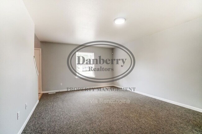 Foto del edificio - 3704 Willow Run Dr