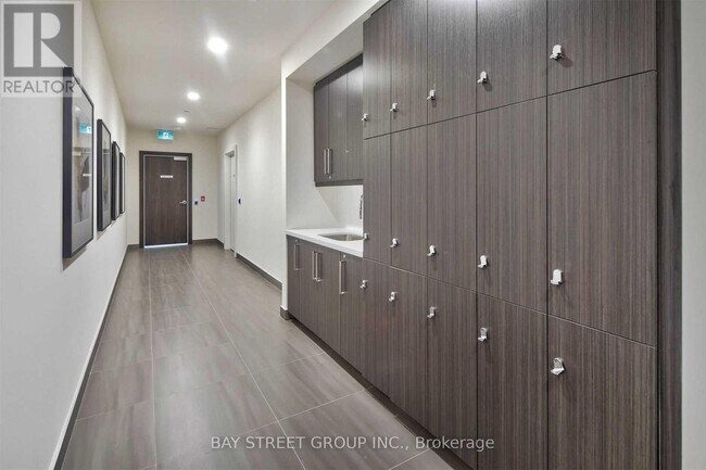 Photo du bâtiment - 5180 Yonge St