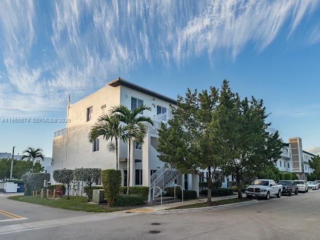 Foto del edificio - 6416 NW 102nd Ct