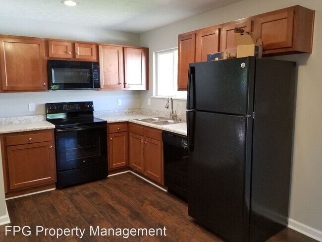 Building Photo - 3 br, 1 bath House - 2400 Parliament Court