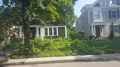 Building Photo - 158 E Northwood Ave