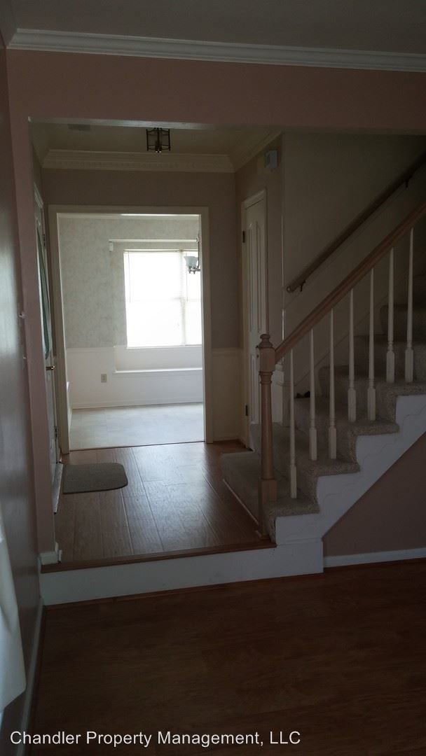 Building Photo - 2 br, 2.5 bath House - 401 Greenview Drive