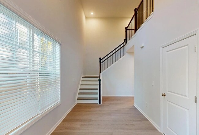 Foto del edificio - 130 Tawny Slope Ct