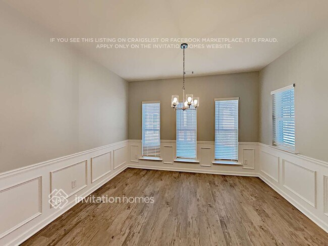 Building Photo - 577 Shady Glen