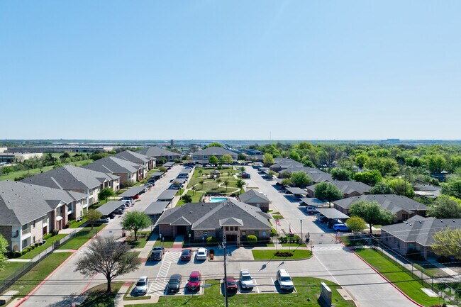 Foto aérea - Oak Timbers Fort Worth South Apartments