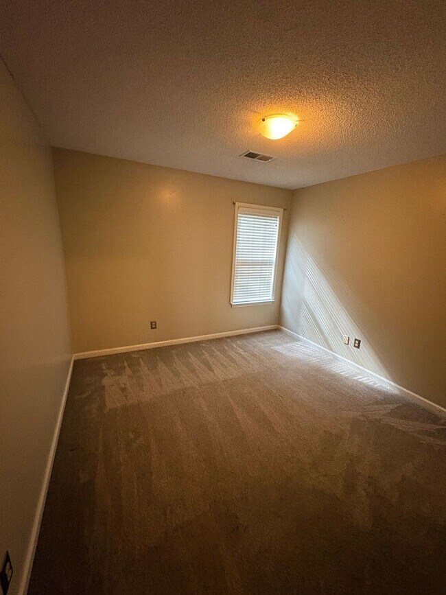 Foto del edificio - Spacious and well-maintained home located in the heart of Arlington!