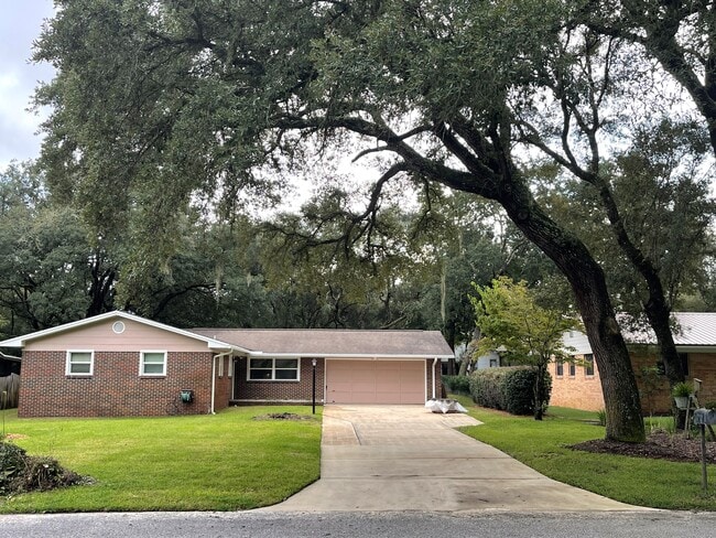 Building Photo - 173 Grandview Ave