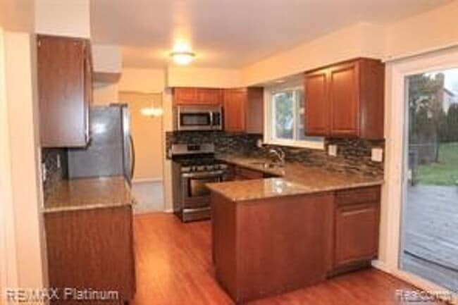Building Photo - 5116 Prentis-