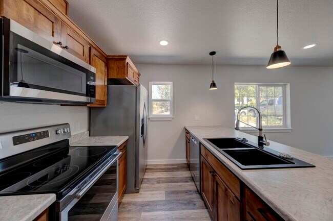 Foto del edificio - 744 E Loucks St