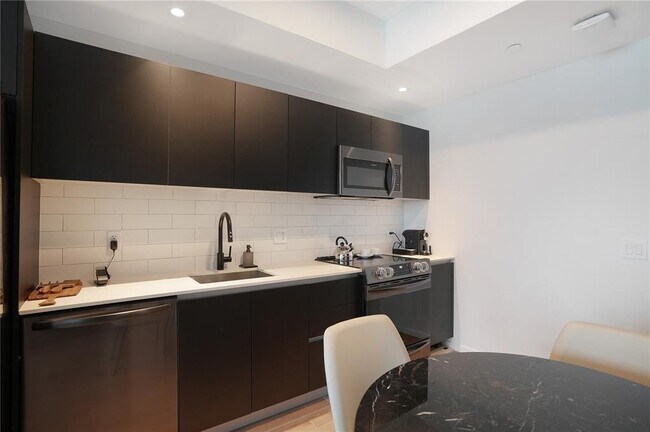 Foto del edificio - 398 NE 5th St