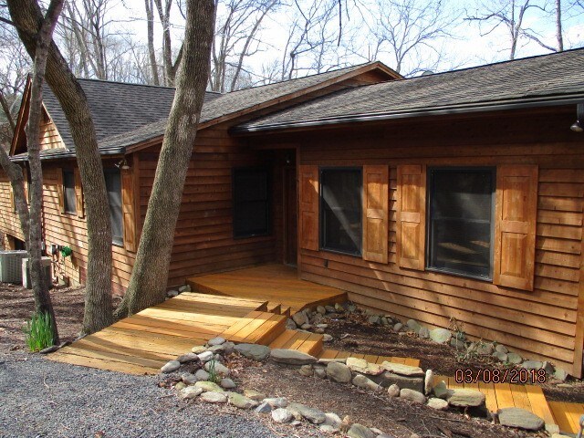 Building Photo - 13521 Luray Ave