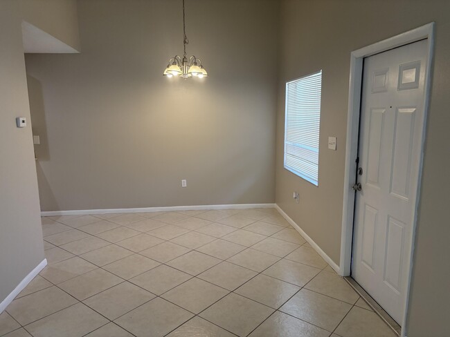 Building Photo - 2011 Oleander Blvd