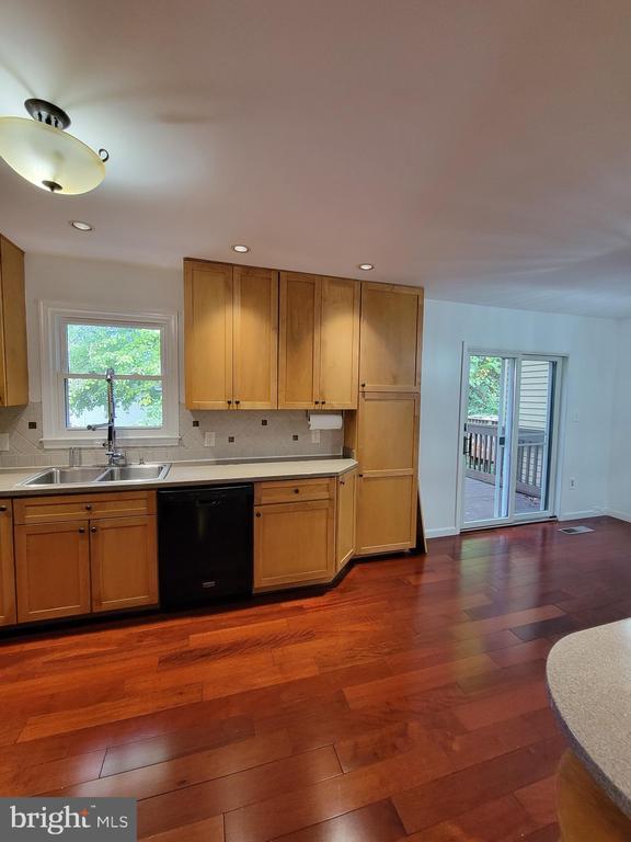 Foto del edificio - 3137 Bayswater Ct
