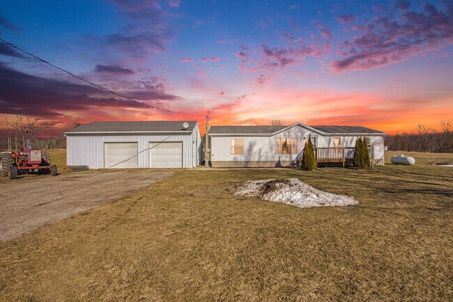 Foto del edificio - 3885 Luce Rd