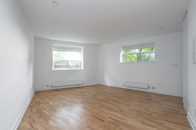 Photo du bâtiment - 1420 Kingston Rd