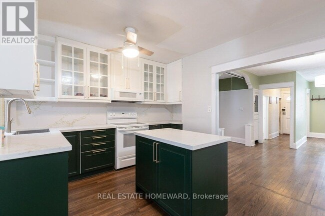 Building Photo - 94 Bastedo Ave