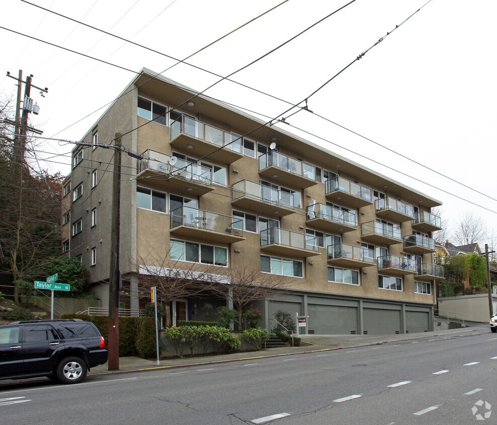 Building Photo - 1601 Taylor Ave N