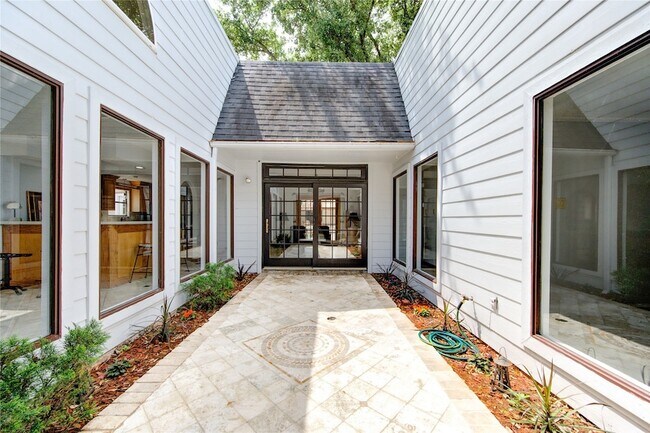 Foto del edificio - 14214 Woodnook Dr