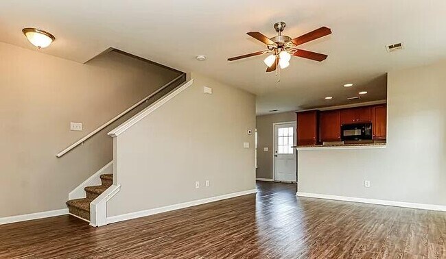 Building Photo - 399 Lakewind Dr