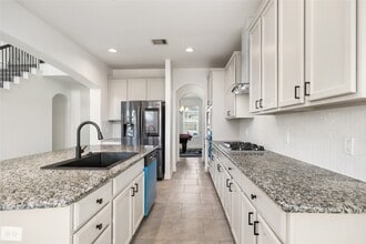 Building Photo - 2923 Golden Honey Ln
