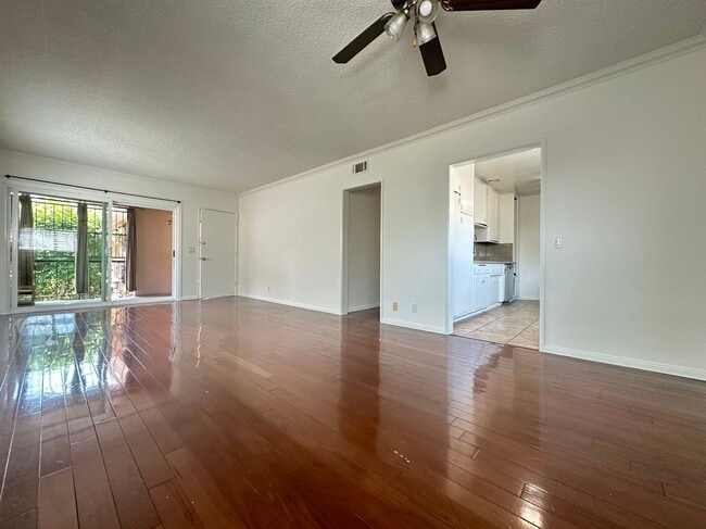 Foto del edificio - Three Bedrooms and Two Bathrooms