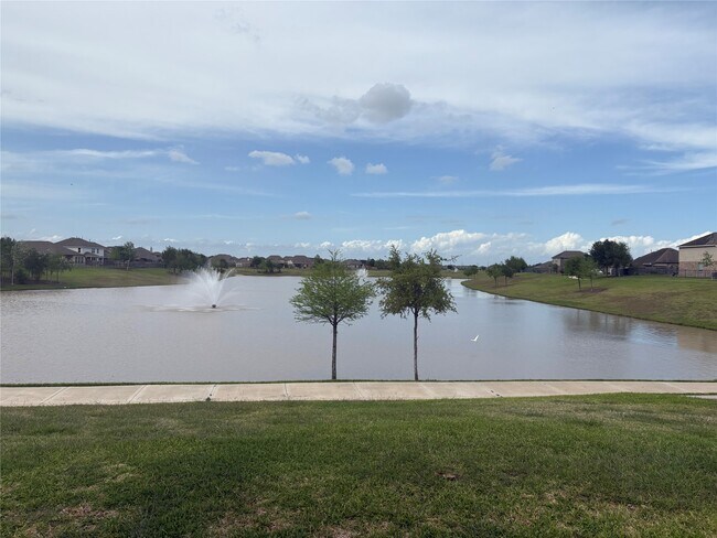Foto del edificio - 5139 Spring Terrace Ln