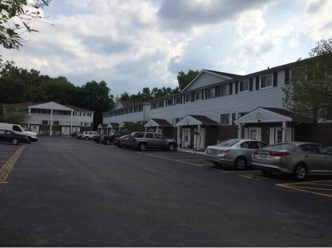 Reserved Parking - 553 W Park Ave