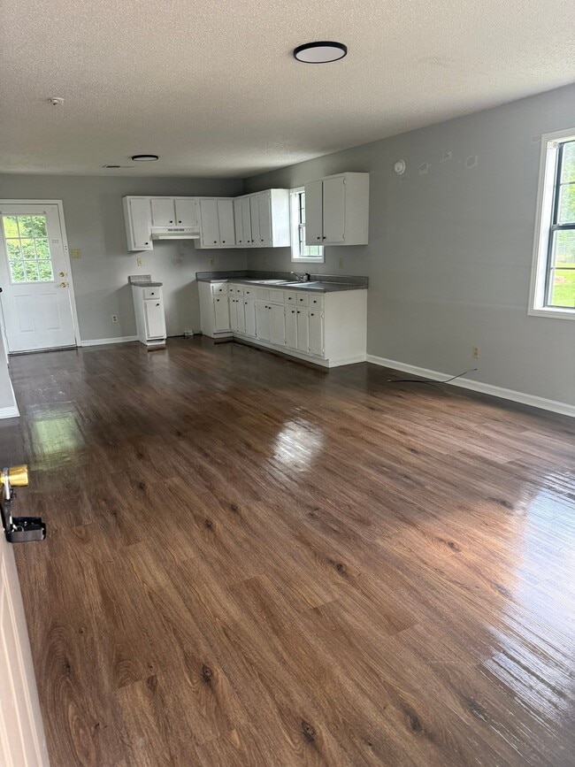 Building Photo - 108 N Bond Ave