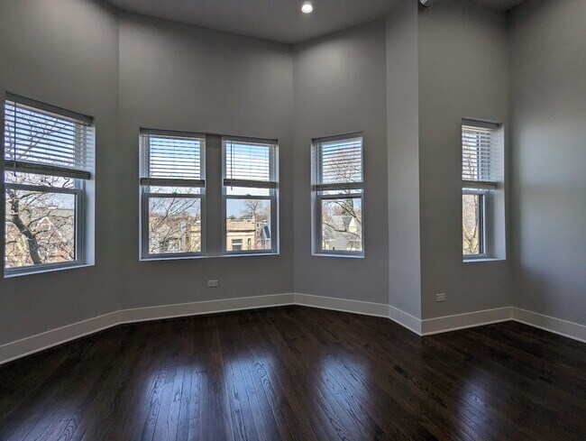 Foto del edificio - 2171 W Wilson Ave