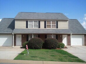 Building Photo - 209 Springfield Cir