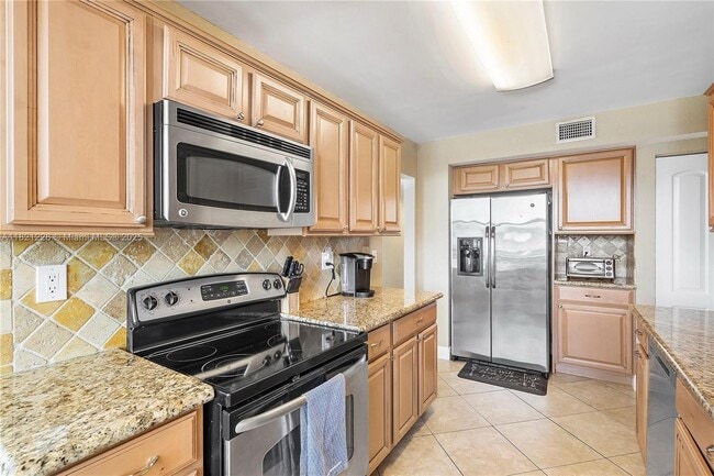 Building Photo - 1401 S Ocean Dr